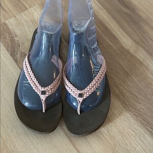 Women’s Braided Conan Pink Flip Flop Sandals size 8